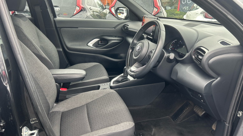 Toyota Yaris Cross 1.5 Hybrid Design 5dr CVT Hybrid Estate